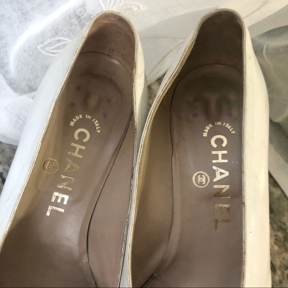 SOLD | CHANEL Black White Heels 6.5 - Picture 7 of 10